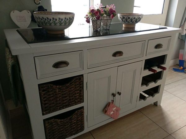 Solid kitchen island Granite top delivery arranged