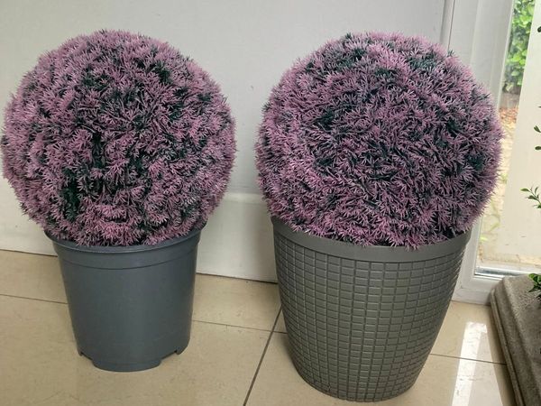 2 Artificial Topiary Balls in Grey Pots