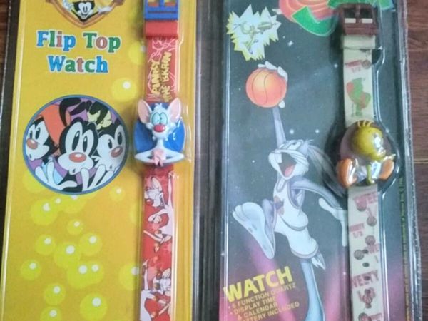 2 watch for kids and star pin badge