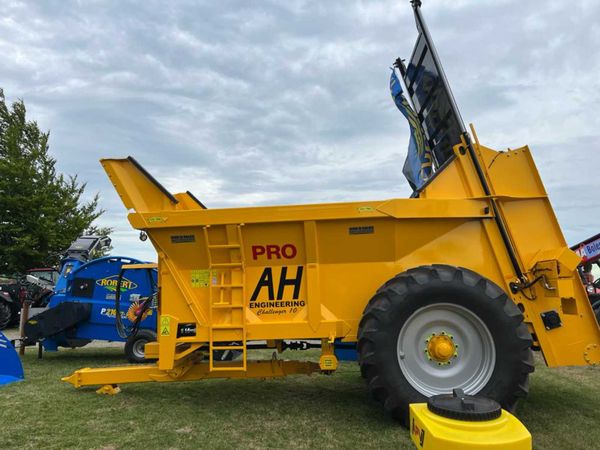 Rear discharge spreaders hire/sale. AH  TAMS Grant