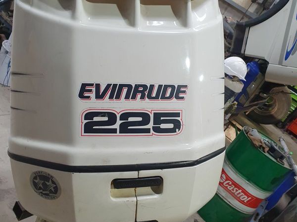 Evinrude 225hp direct injection engine