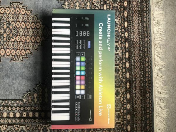 MIDI Keyboard. Novation Launchkey 37 [MK3]