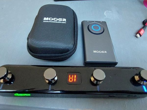 Mooer Prime P1 + footswitch multi effects Guitar / Bass