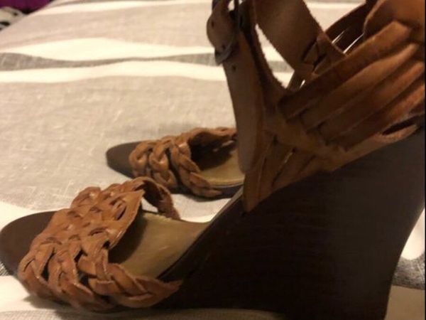 Ladies leather sandals size 5 €10