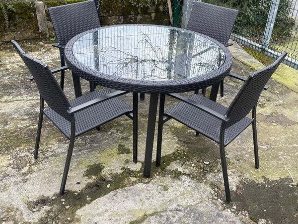 Large garage table and chairs