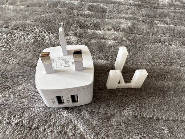 Brand new dual USB power adapter, charger