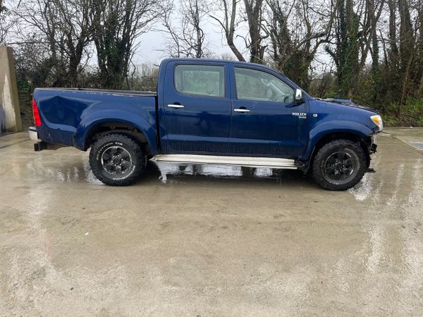 Toyota Hi Lux HL 3 Pickup with Canopy