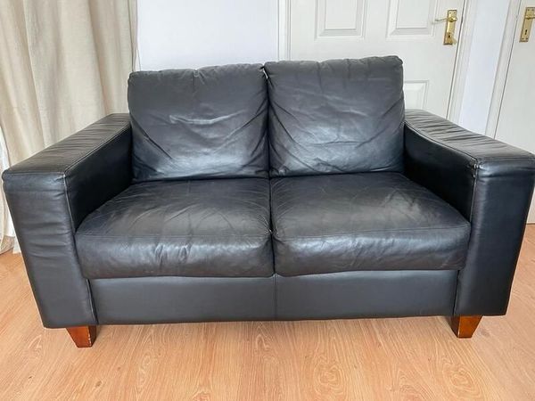 2-Seater Couch (has to go by 10pm Sunday 2nd of April)