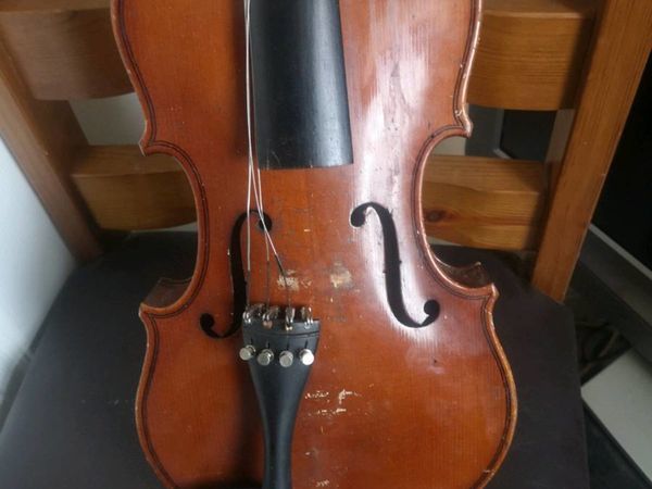 Old full size violin for restoration