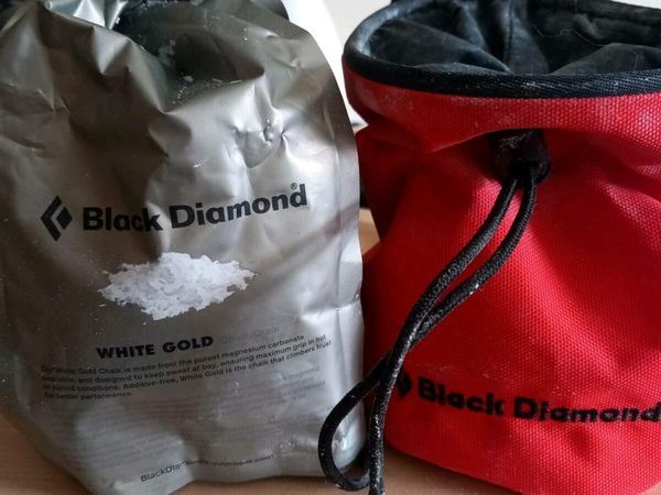 Black Diamond Mojo Chalk Bag with Chalk