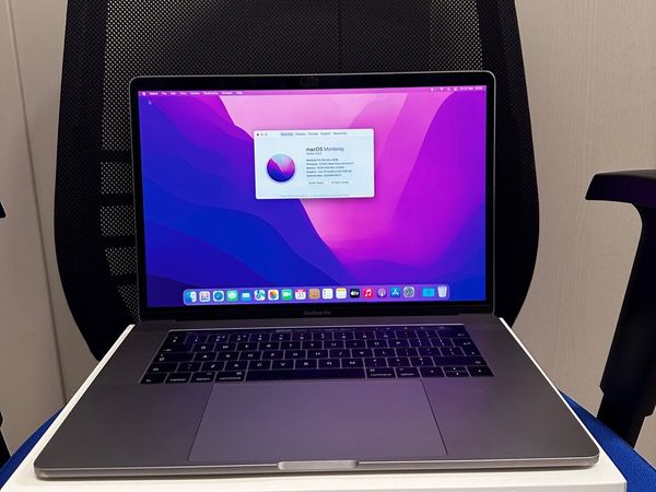 MacBook Pro i7 2TB Touch Bar