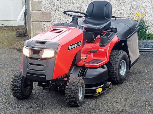 19.5hp Briggs and Stratton tractor mower