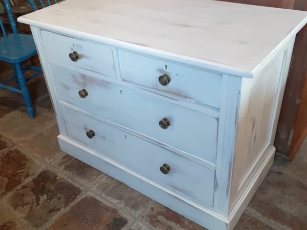 Victorian pine chest of drawers, antique white
