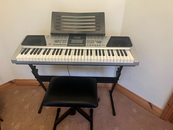 Keyboard Rockjam 661 as new with stool