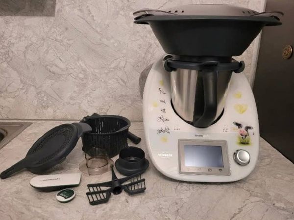 Thermomix TM5 complete + extra accessories