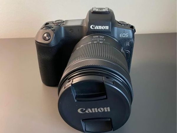 Canon EOS R with Canon RF 24-105mm f/4-7.1 IS lens - excellent condition