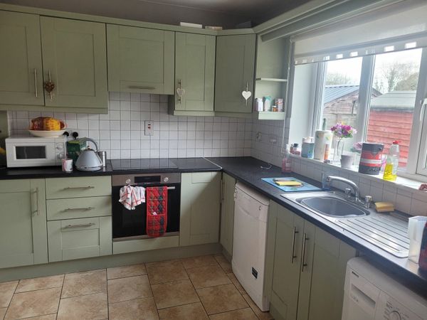 Kitchen units and work top