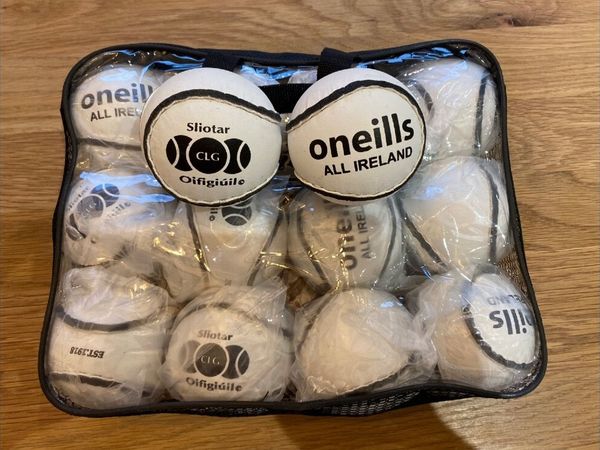 Size 5 O’ Neill’s training balls x 12