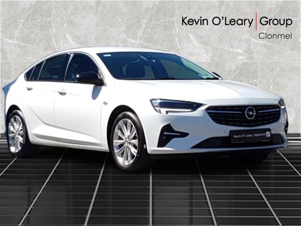 Opel Insignia Hatchback, Diesel, 2021, White