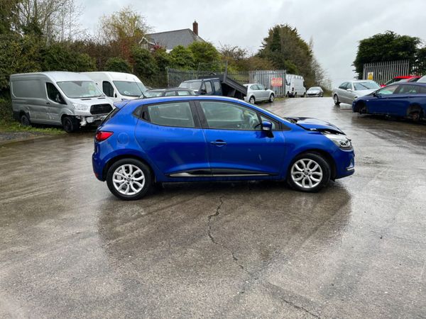 Renault Clio , Petrol, 2017, 