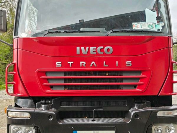 Iveco 6/2 rear steer and Moffett