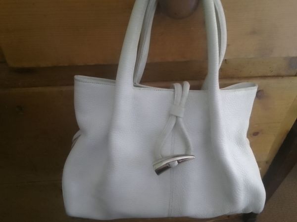 VINTAGE BURBERRY WHITE LEATHER TOGGLE BAG REDUCED