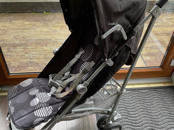 Chicco travel buggy & footmuff