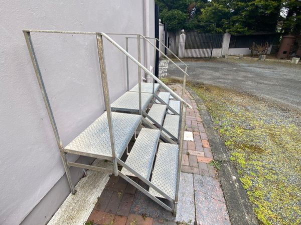 Mobile home steps, galvanised €200 each.