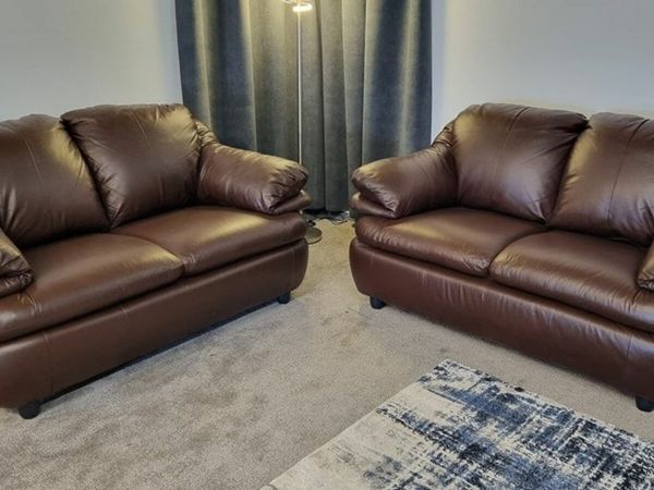 Genuine leather compact 2+2 sofa suite very comfy with firm seats