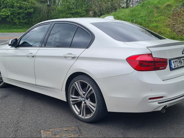 BMW 3-Series 2017 318D Pearl white