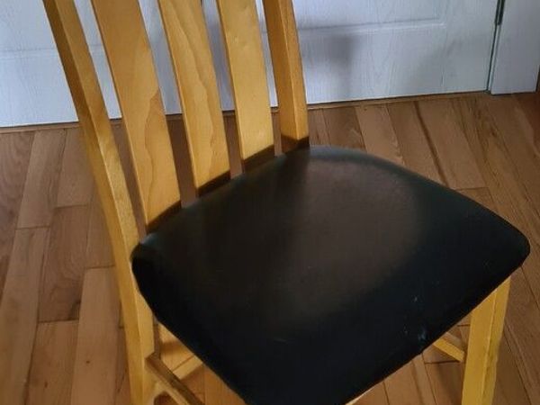 Kitchen table and 6 chairs for sale for sale in Dublin for €250 on DoneDeal