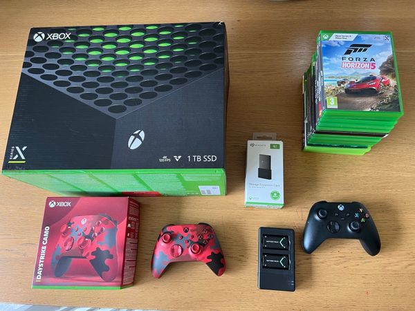 Xbox Series X like new +2 contollers+14 games
