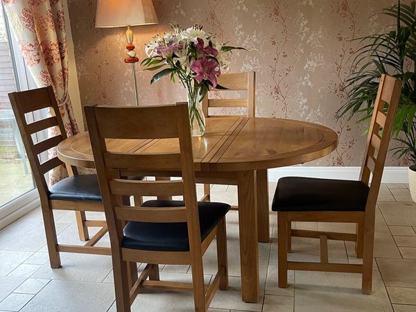 Solid oak kitchen table & 4 chairs/dining set for sale in Down for €350