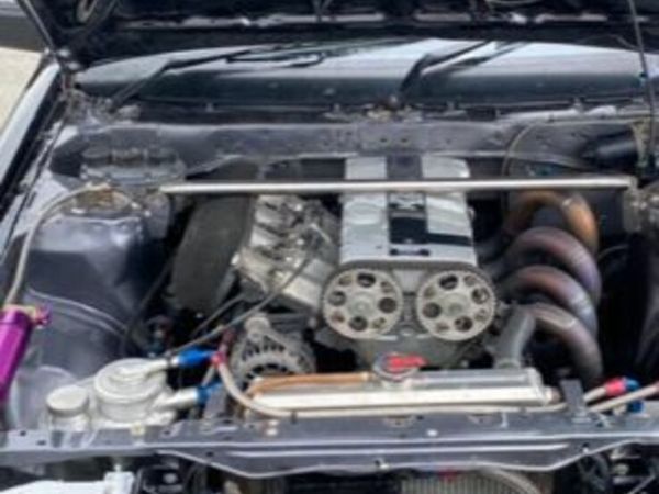 2.1 Vauxhall Engine