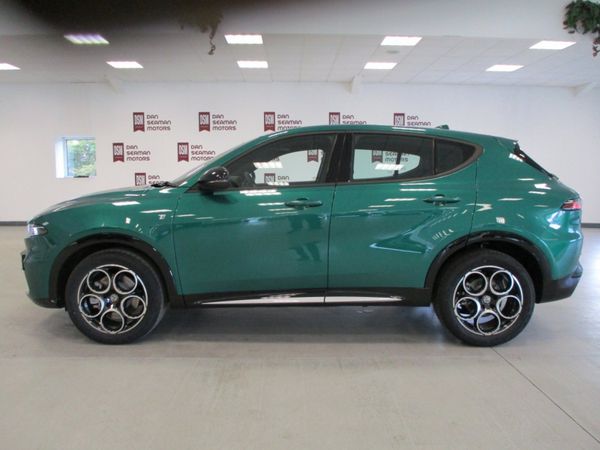 Alfa Romeo Tonale SUV, Petrol Hybrid, 2024, Green