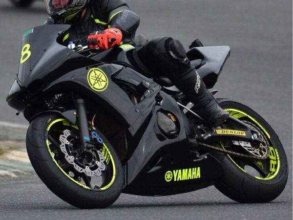 Yamaha R6 race bike