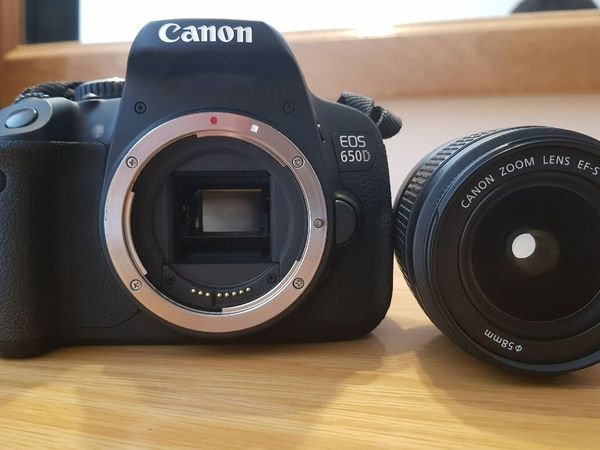 Canon EOS 650D DSLR Camera + 18-55mm lens + Stuff