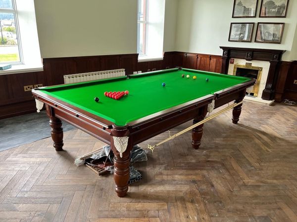 10x5ft B&W Snooker Table