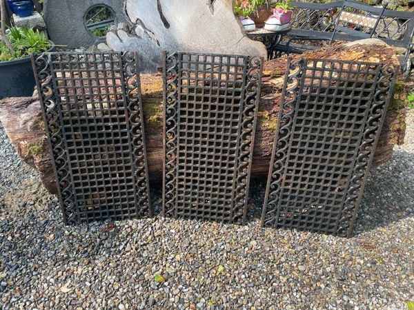 Cast iron grids x3