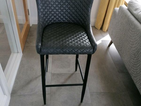 Bar/ Counter stools x4