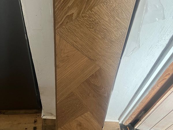 Laminate flooring with built in underlay