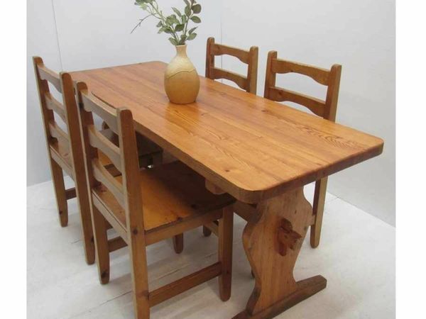 Rustic  table & 4 chairs to restore   #1885