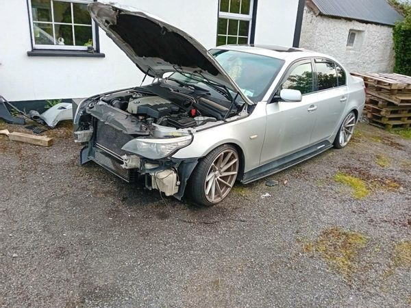 BMW E60 520 Msport (tipped at front)