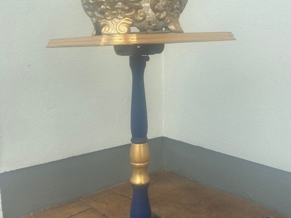 Brass changing outlet table