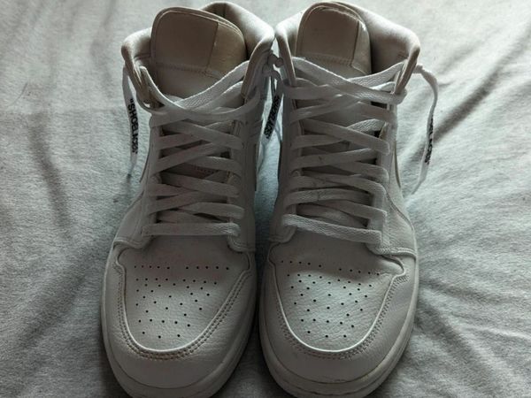 Nike Air Jordan 1 Mid Triple white