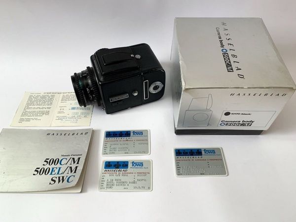 Hasselblad 500 CM Camera + Zeiss Planar 80mm F2.8