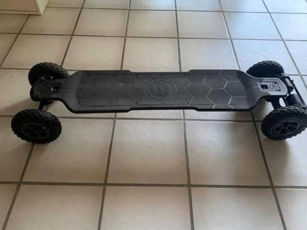 Evolve GTR Carbon Electric Skateboard