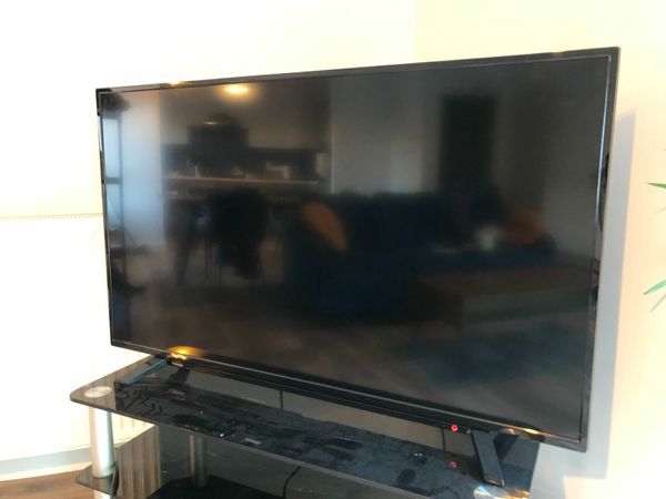 50 inch tv Smart TV Toshiba & Stand