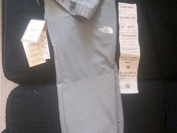 The North Face Bottoms Large with Receipt was €80