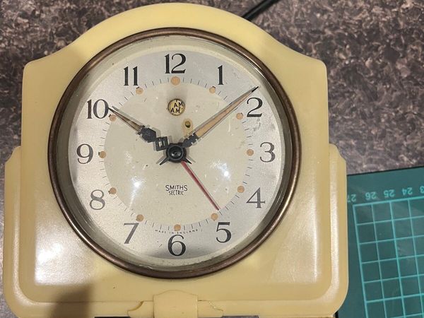 Vintage Smiths Bakelite Clock